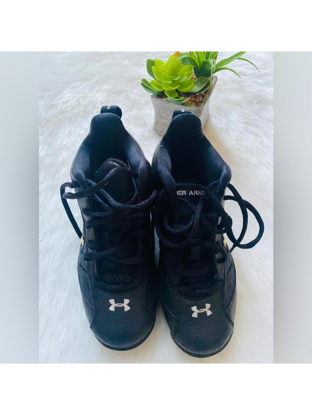 Under Armour Black Athletic Cleats